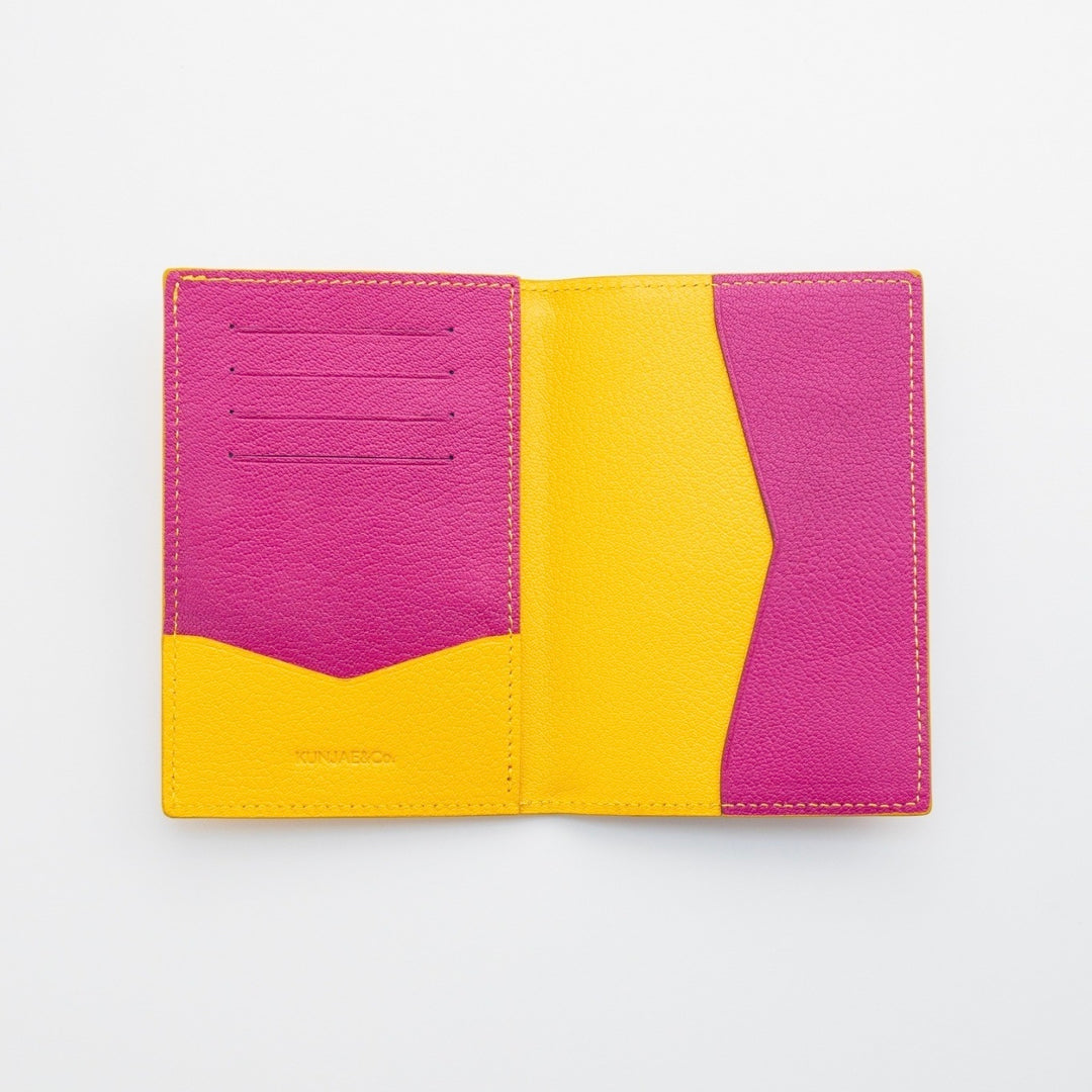 THE VOYAGER PASSPORT HOLDER